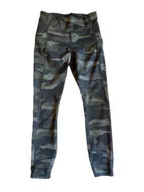 Athleta Camo Contender 7/8 Womens Green Camo Leggings Activewear